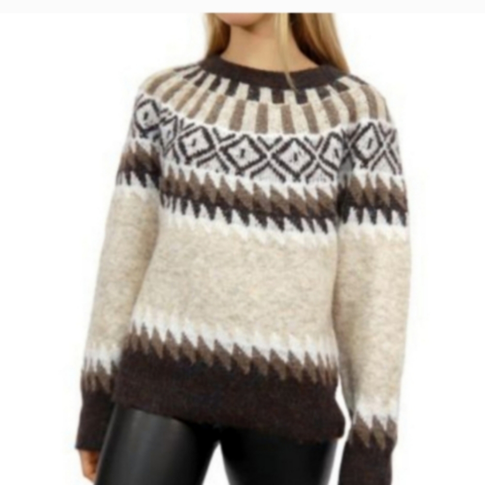 Aqua women's sweater size s
